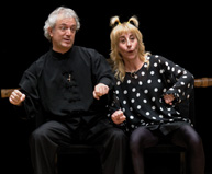 A LA SOMBRA DE UN CUENTO de Juan Pedro Romero