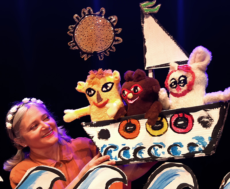 LOS MUNDOS DE HERMOSINDA