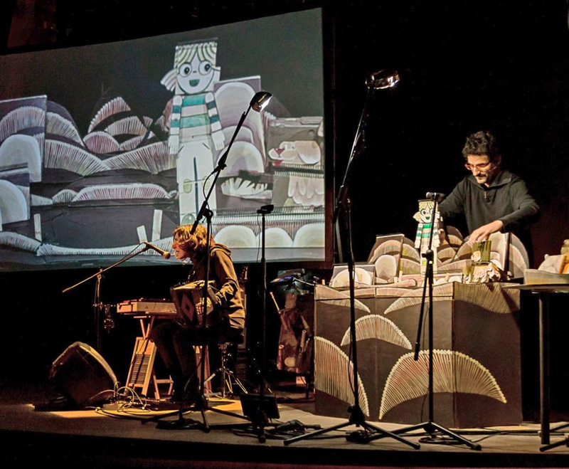 UNA MANZANA, UN MANZANO